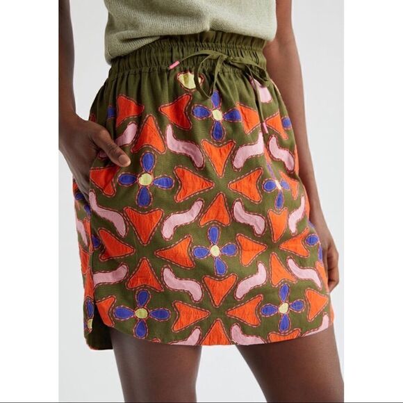 NEW Anthropologie Maeve Abstract Embroidered Flowers Daisy Mini Skirt Small - Picture 3 of 3